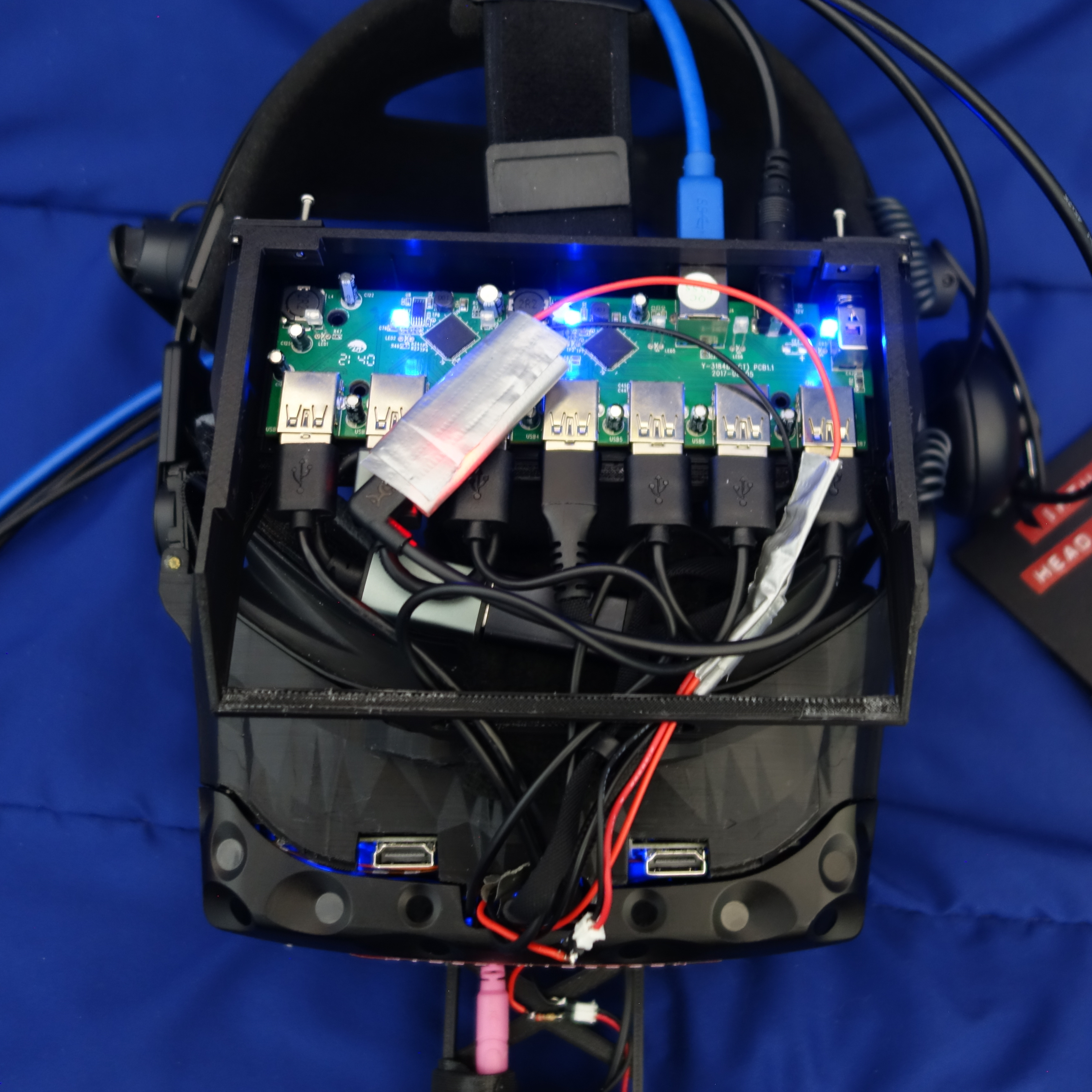 Electronics inside the top box